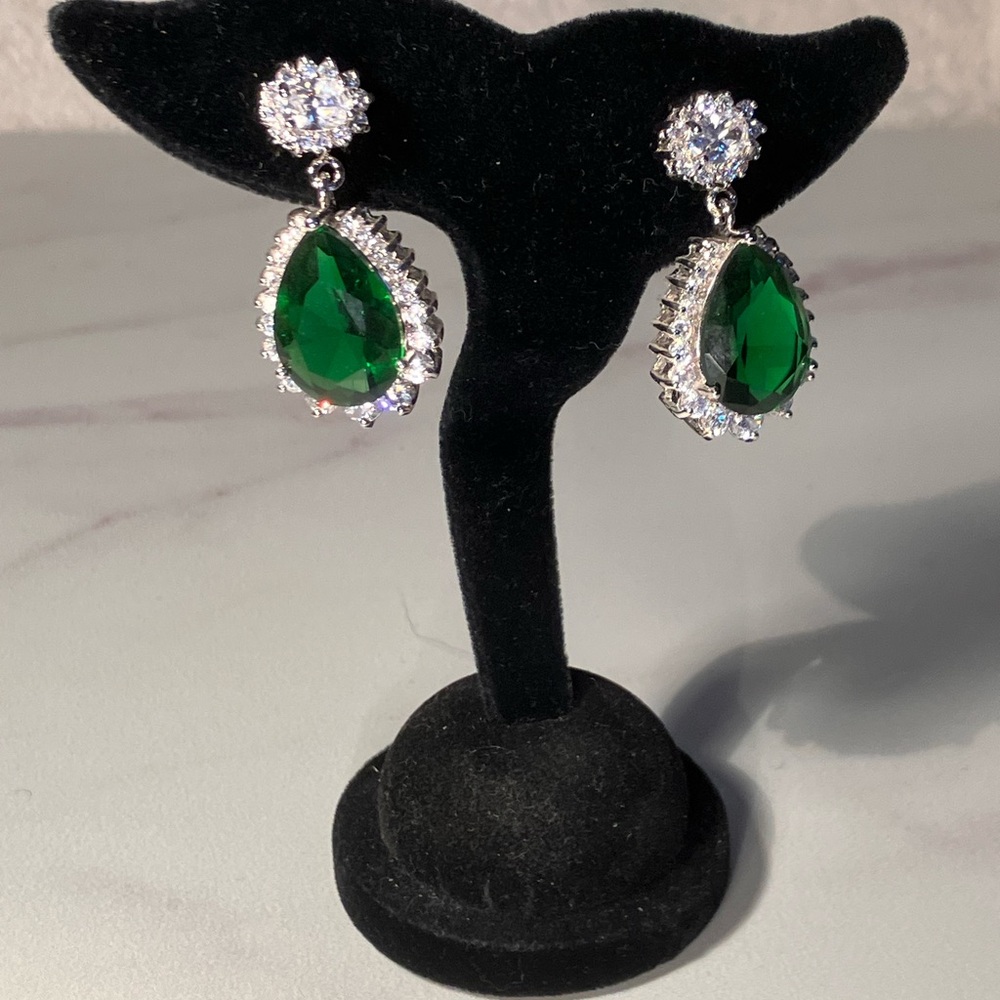 Stunning Pare shaped deep, rich green cubic zirconia earrings!